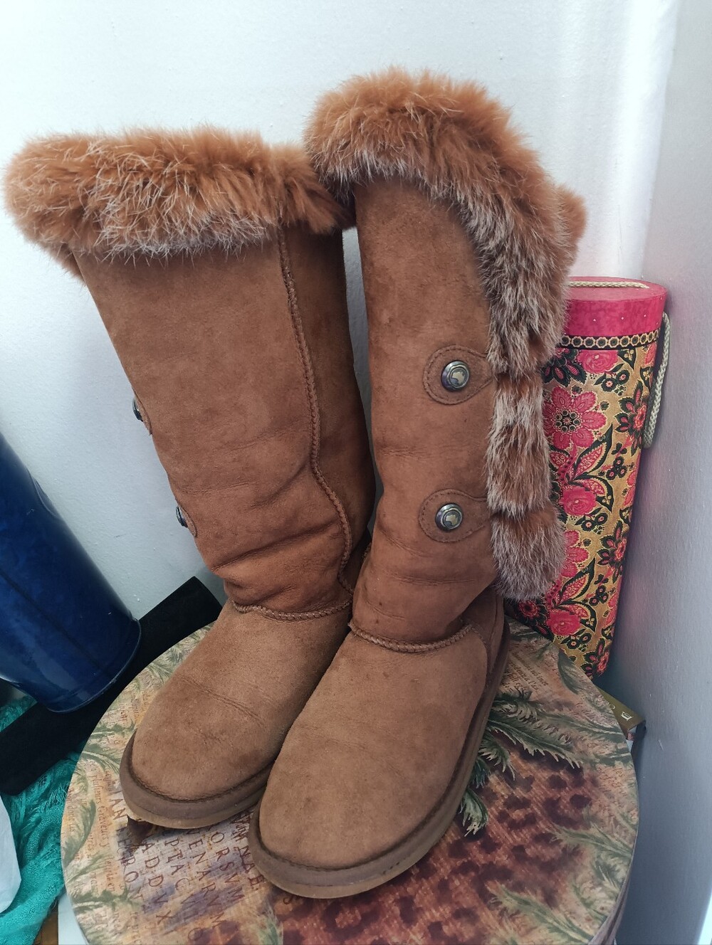 Cozy Pair Of Australia Luxe Nordic Collec Tall Sheepskin In Suede Boots, size 8